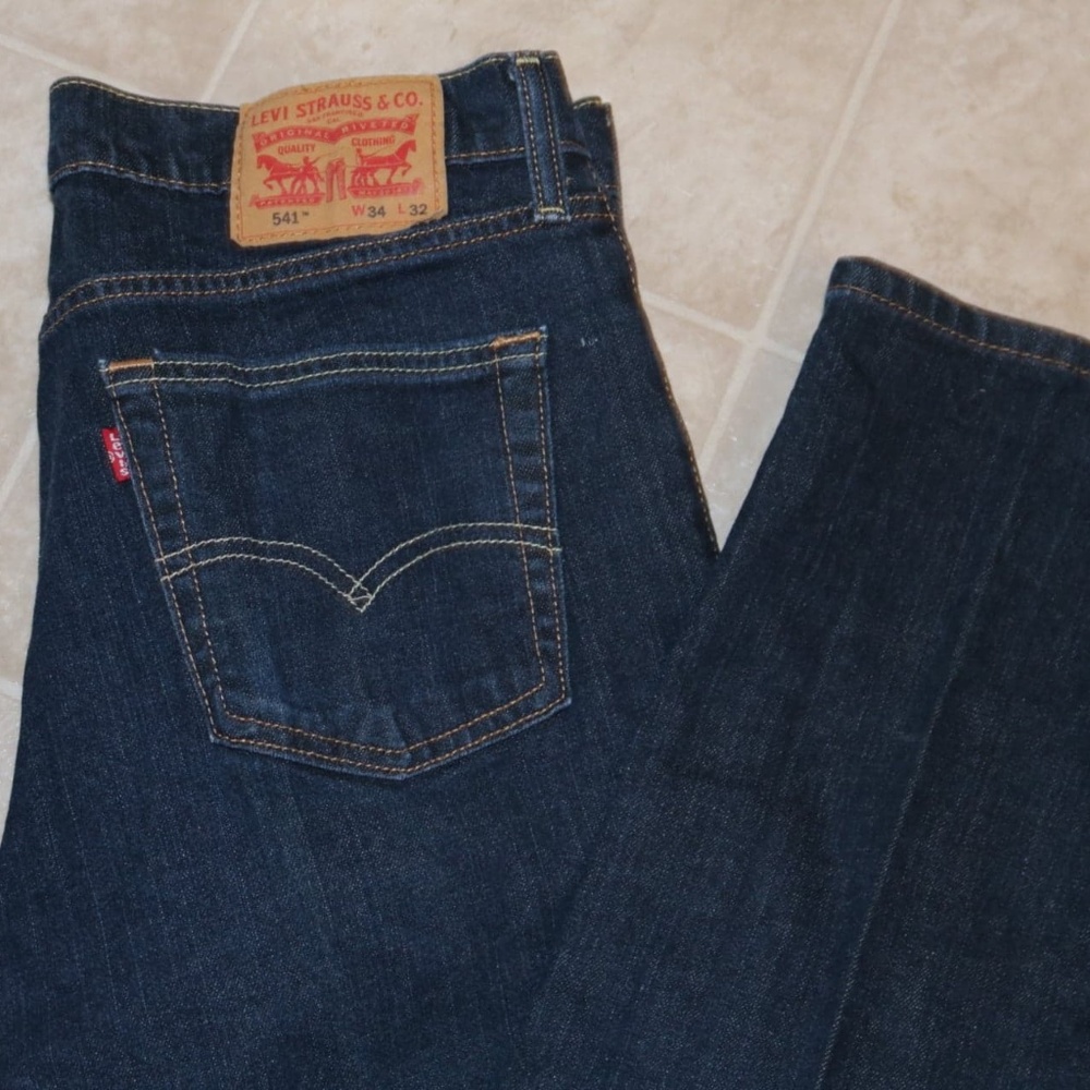 NWOT Blue Levi's Men's 541 Athletic Taper Fit Jean